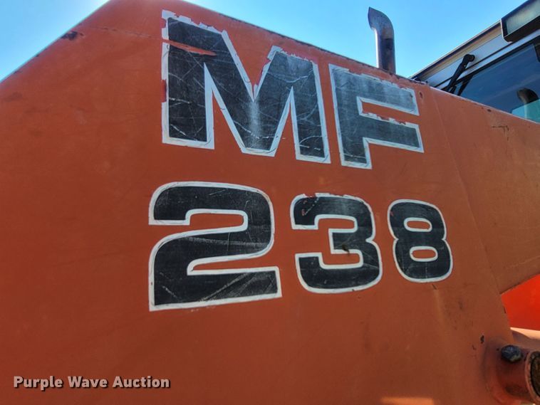 image for item LM9678 1984 Massey Ferguson 699  tractor