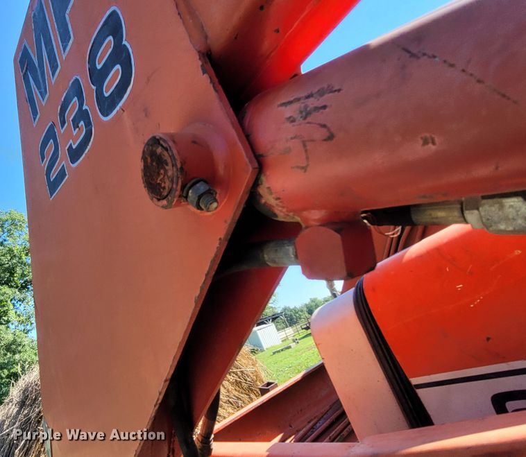 image for item LM9678 1984 Massey Ferguson 699  tractor