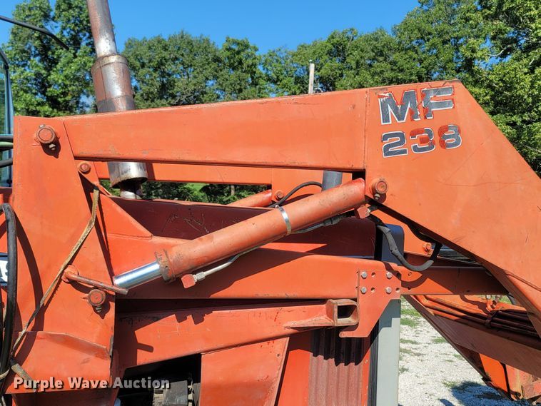 image for item LM9678 1984 Massey Ferguson 699  tractor