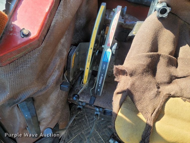 image for item LM9678 1984 Massey Ferguson 699  tractor