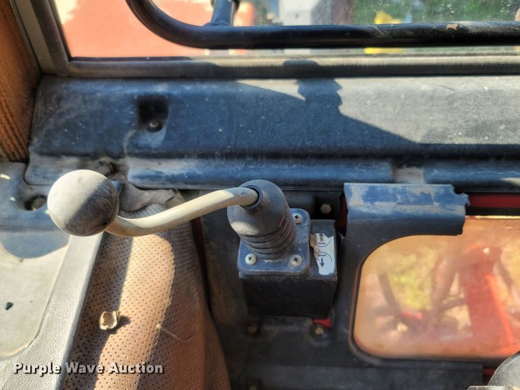 image for item LM9678 1984 Massey Ferguson 699  tractor