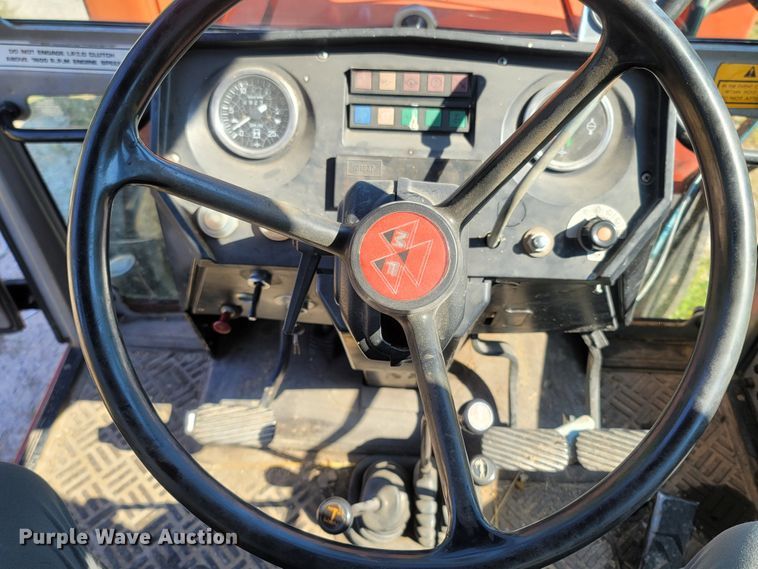 image for item LM9678 1984 Massey Ferguson 699  tractor