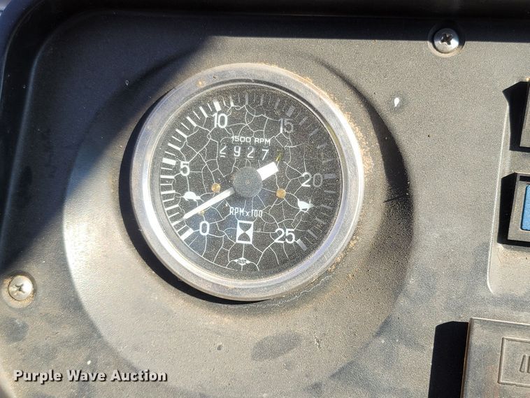 image for item LM9678 1984 Massey Ferguson 699  tractor