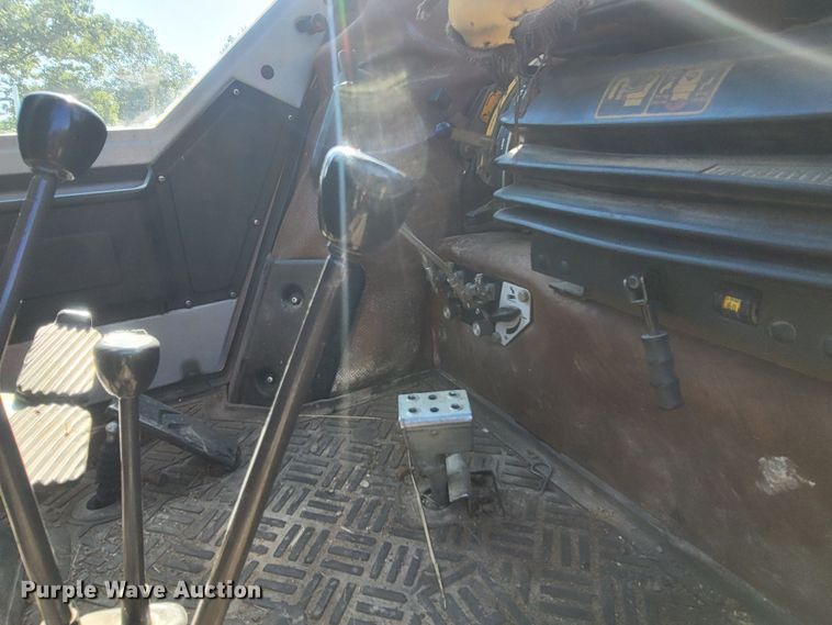 image for item LM9678 1984 Massey Ferguson 699  tractor