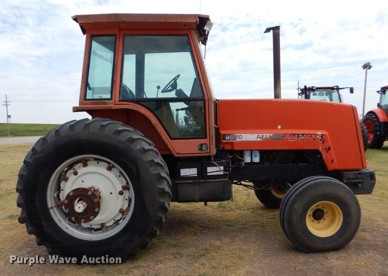 image for item LP9398 1982 Allis Chalmers 8070  tractor