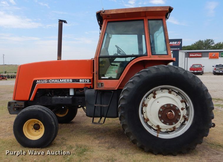 image for item LP9398 1982 Allis Chalmers 8070  tractor