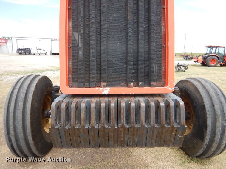 image for item LP9398 1982 Allis Chalmers 8070  tractor