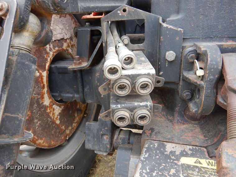 image for item LP9398 1982 Allis Chalmers 8070  tractor