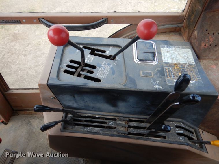 image for item LP9398 1982 Allis Chalmers 8070  tractor