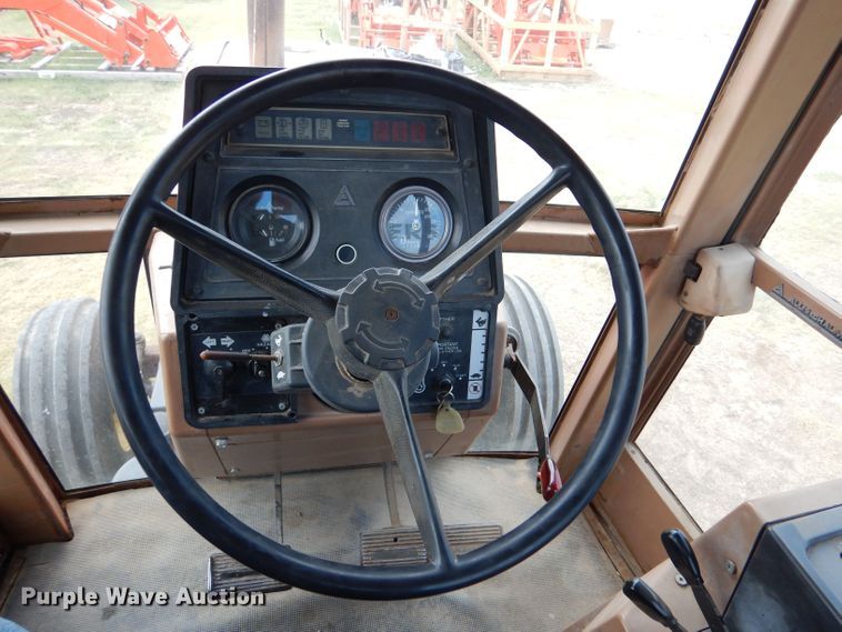 image for item LP9398 1982 Allis Chalmers 8070  tractor