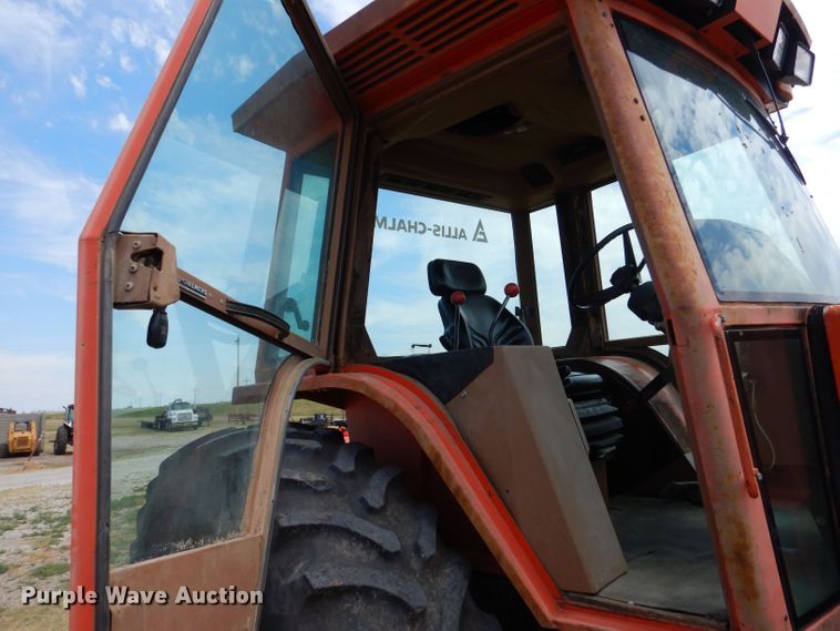 image for item LP9398 1982 Allis Chalmers 8070  tractor