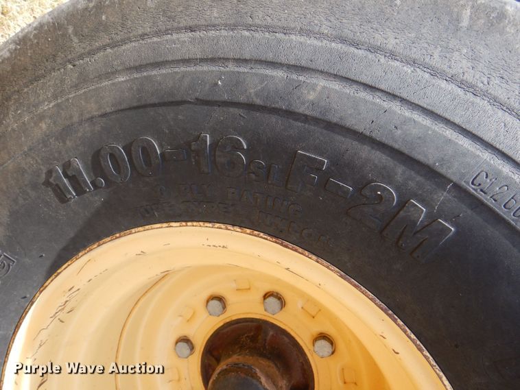 image for item LP9398 1982 Allis Chalmers 8070  tractor