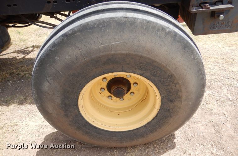 image for item LP9398 1982 Allis Chalmers 8070  tractor