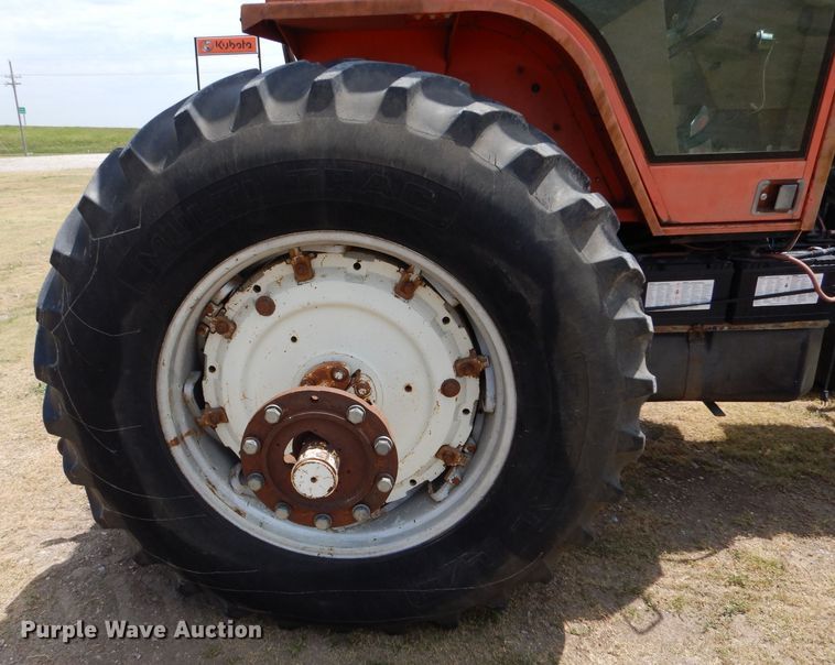 image for item LP9398 1982 Allis Chalmers 8070  tractor