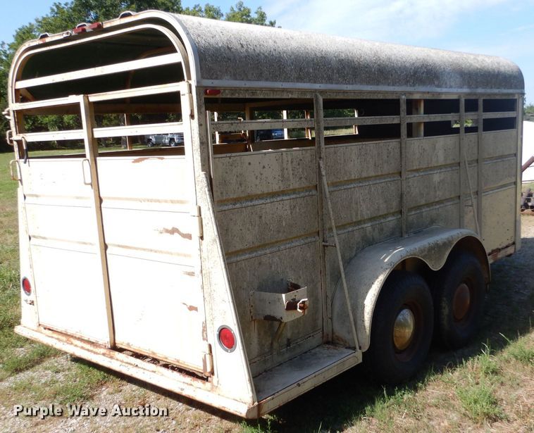 image for item LP9524 1982 Blair  livestock trailer