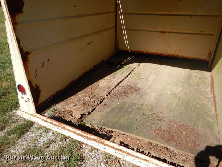 image for item LP9524 1982 Blair  livestock trailer