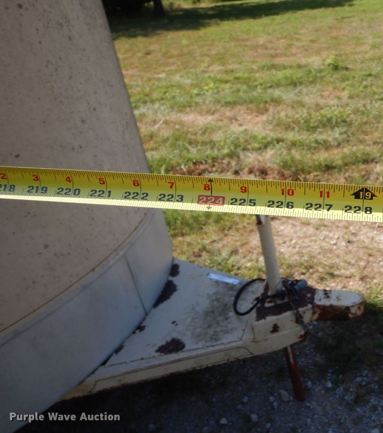 image for item LP9524 1982 Blair  livestock trailer