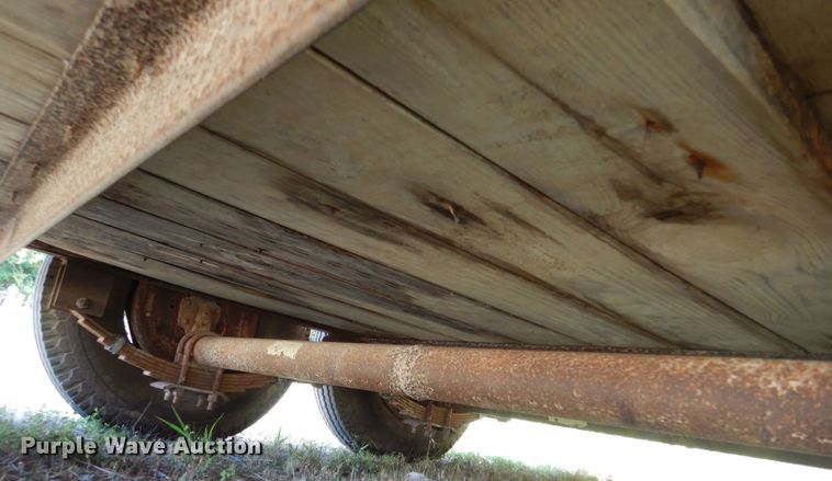 image for item LP9524 1982 Blair  livestock trailer