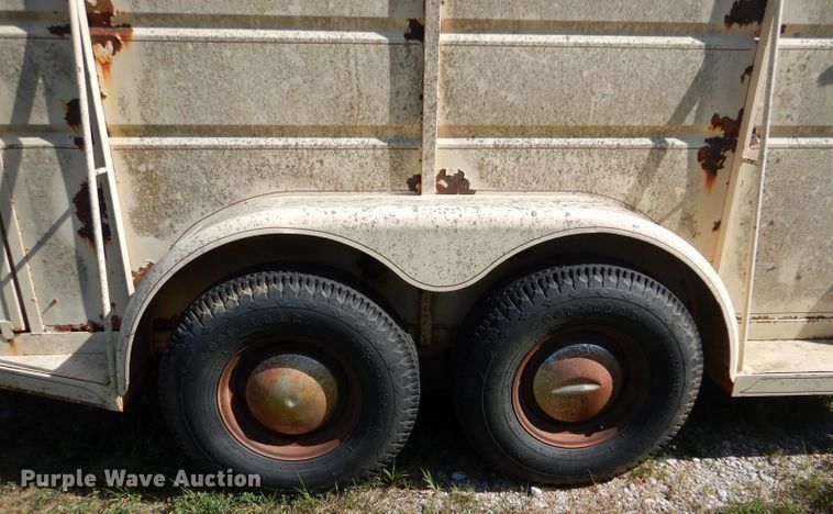 image for item LP9524 1982 Blair  livestock trailer