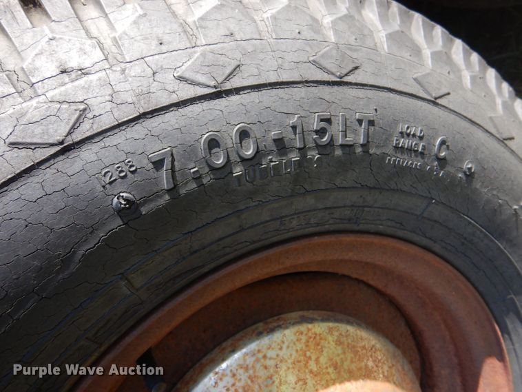 image for item LP9524 1982 Blair  livestock trailer