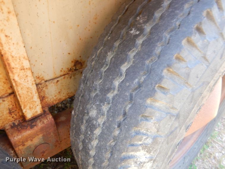 image for item LP9524 1982 Blair  livestock trailer