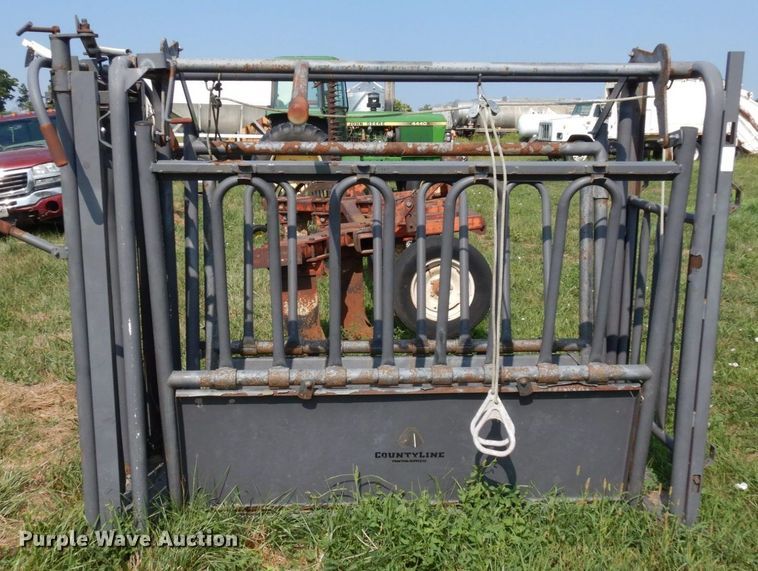 image for item LY9056 County Line  livestock squeeze chute