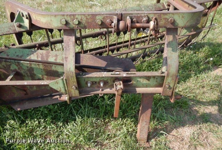 image for item LY9057 Hay equipment