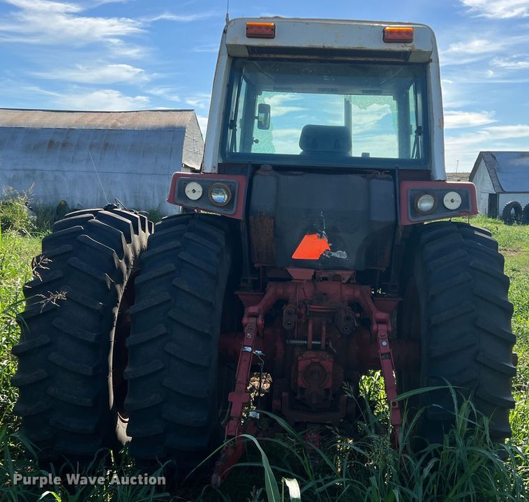 image for item MQ9786 1979 International 1086  tractor