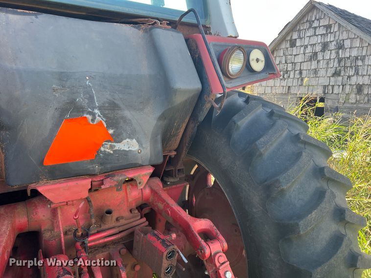 image for item MQ9786 1979 International 1086  tractor