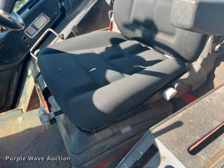 image for item MQ9786 1979 International 1086  tractor