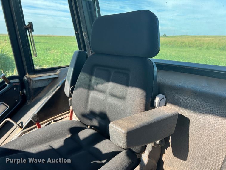 image for item MQ9786 1979 International 1086  tractor