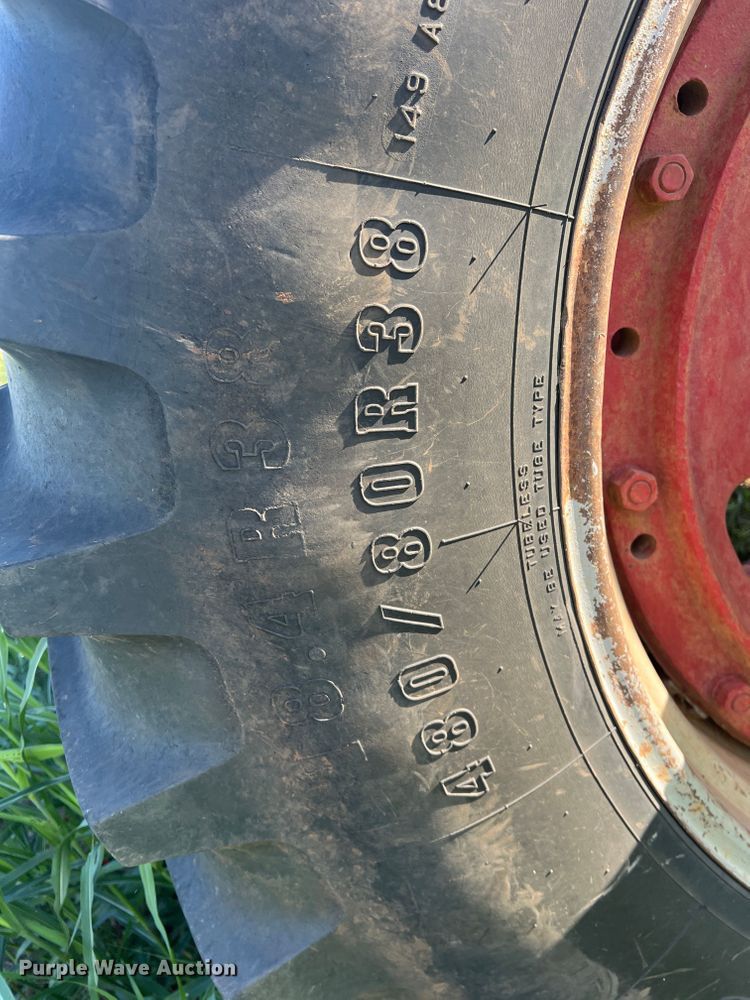 image for item MQ9786 1979 International 1086  tractor