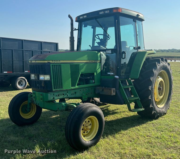 image for item MQ9788 1994 John Deere 7200  tractor