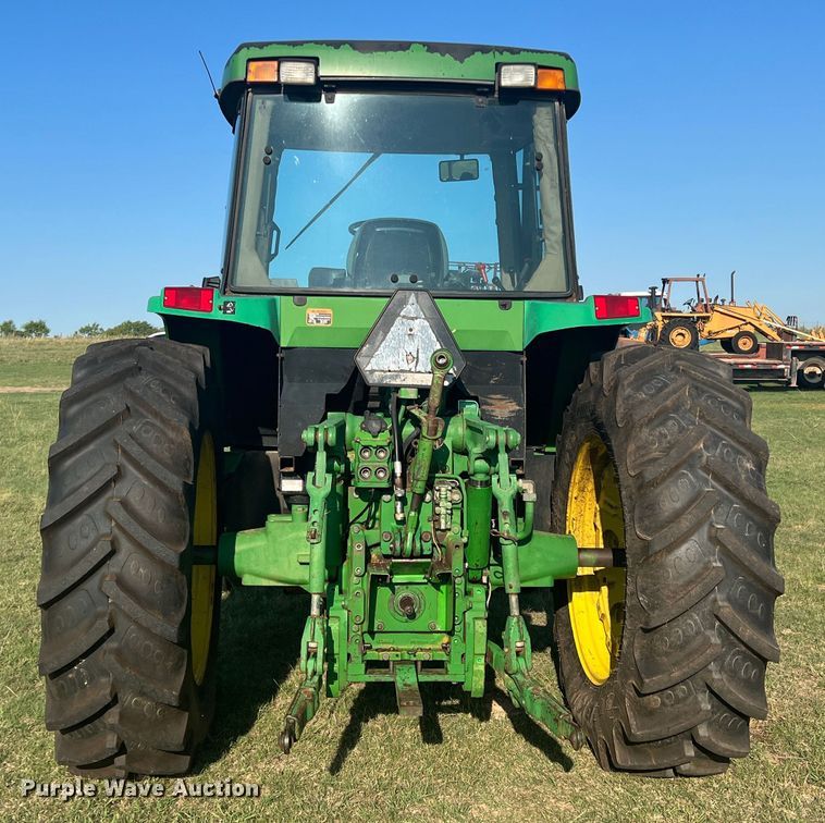 image for item MQ9788 1994 John Deere 7200  tractor