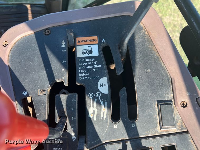 image for item MQ9788 1994 John Deere 7200  tractor