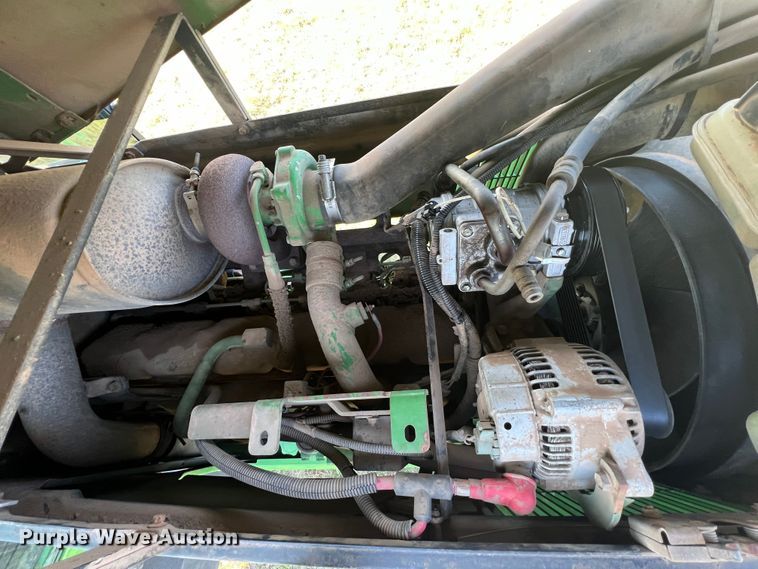 image for item MQ9788 1994 John Deere 7200  tractor