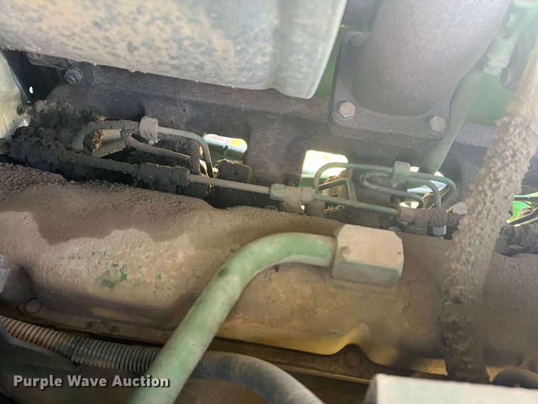 image for item MQ9788 1994 John Deere 7200  tractor