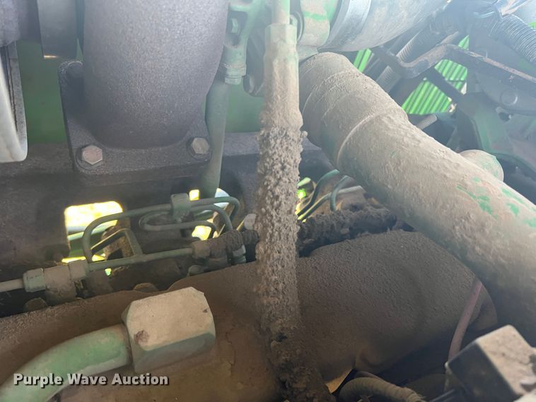 image for item MQ9788 1994 John Deere 7200  tractor