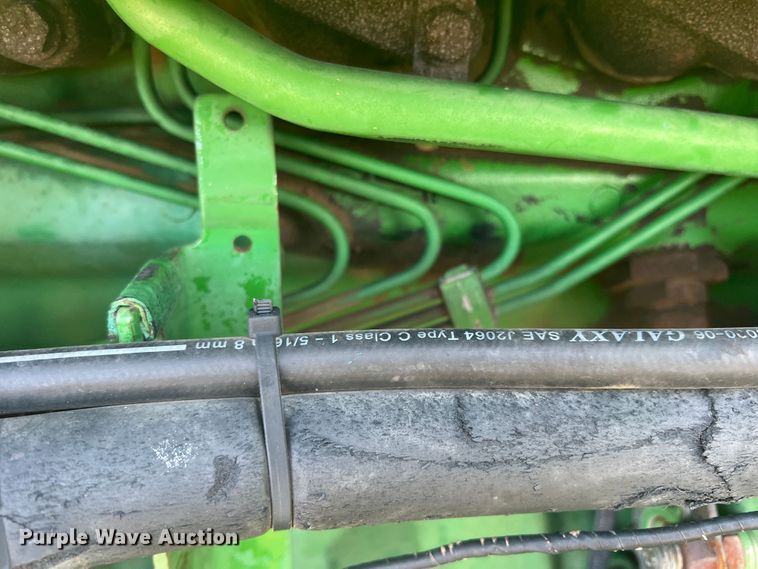 image for item MQ9788 1994 John Deere 7200  tractor