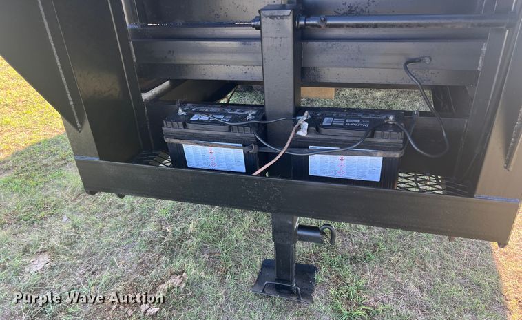 image for item MQ9790 1999 Parker  dump trailer