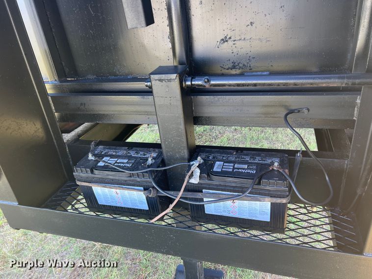 image for item MQ9790 1999 Parker  dump trailer