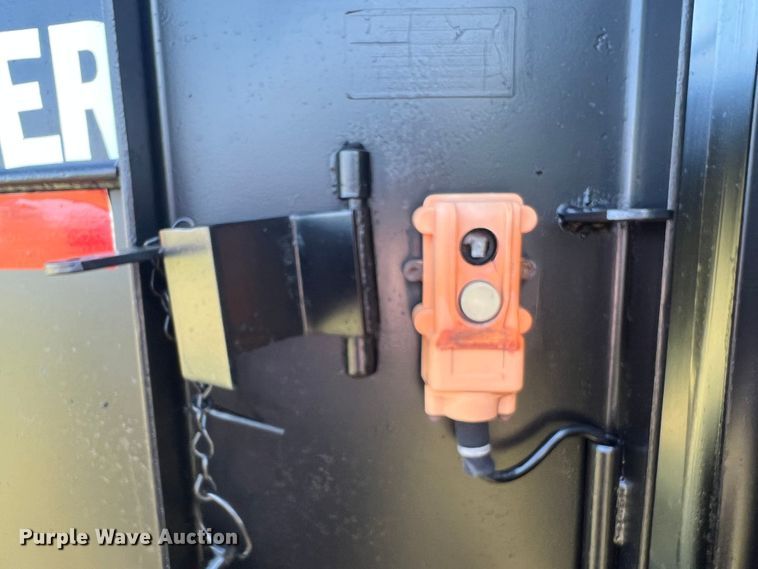 image for item MQ9790 1999 Parker  dump trailer