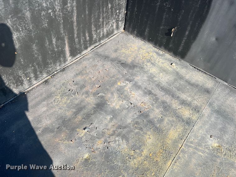 image for item MQ9790 1999 Parker  dump trailer