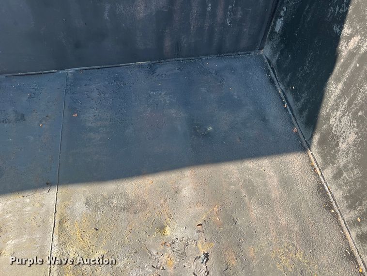 image for item MQ9790 1999 Parker  dump trailer