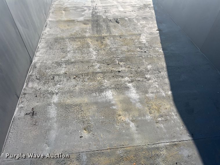 image for item MQ9790 1999 Parker  dump trailer