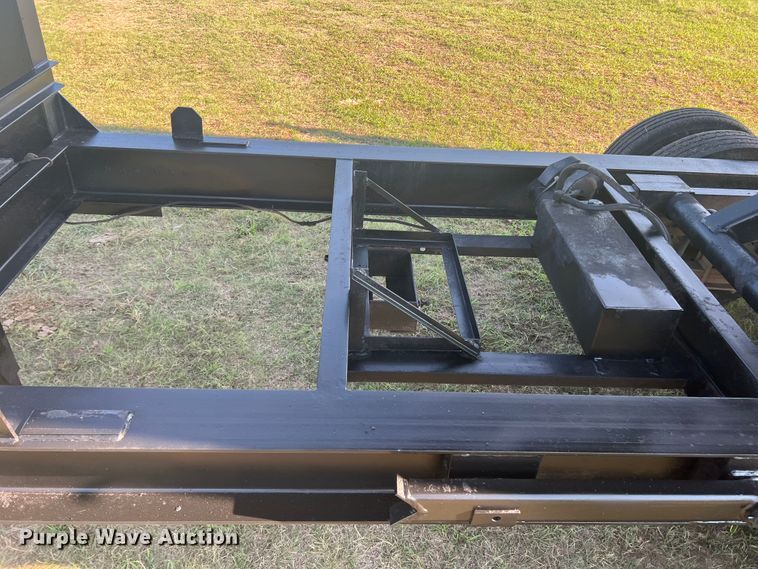 image for item MQ9790 1999 Parker  dump trailer