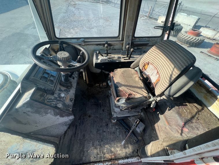 image for item MR9805 1981 Case 4490  4WD tractor