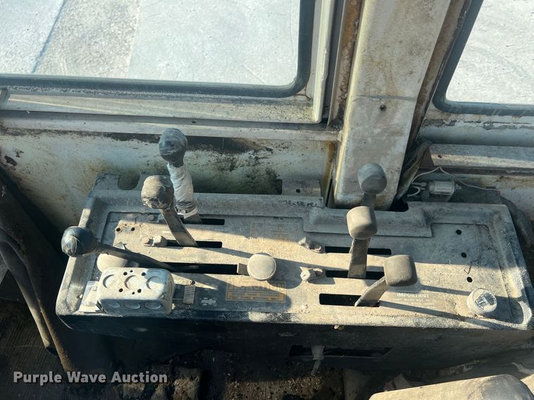 image for item MR9805 1981 Case 4490  4WD tractor