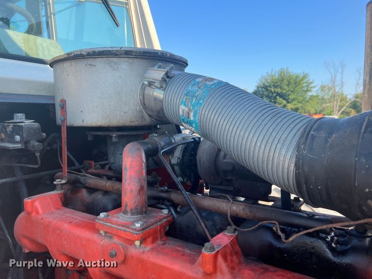 image for item MR9805 1981 Case 4490  4WD tractor