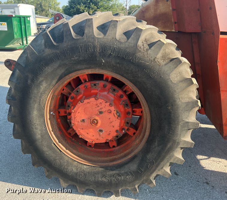 image for item MR9805 1981 Case 4490  4WD tractor